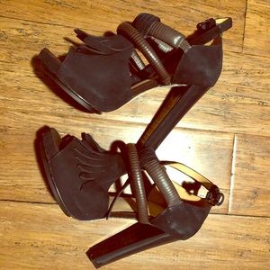 L.A.M.B. Hortensia Navy Suede Pump size 8